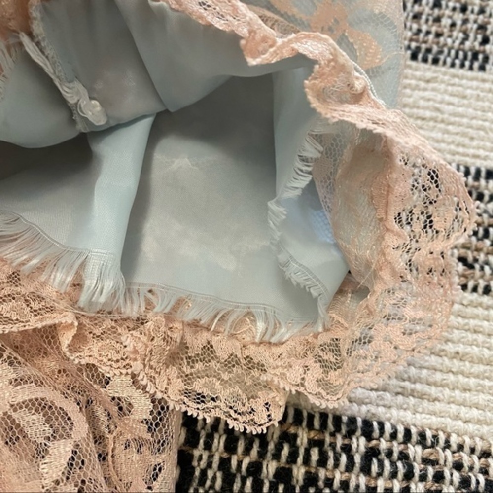 Vintage 1960’s Best & Co. Odette Barsa Blue Pink Lace Overlay Satin Robe Small - Picture 15 of 16